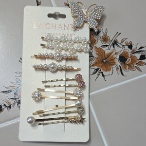 Gold and Pearl Bobbi Pin Set. Pre Owned
